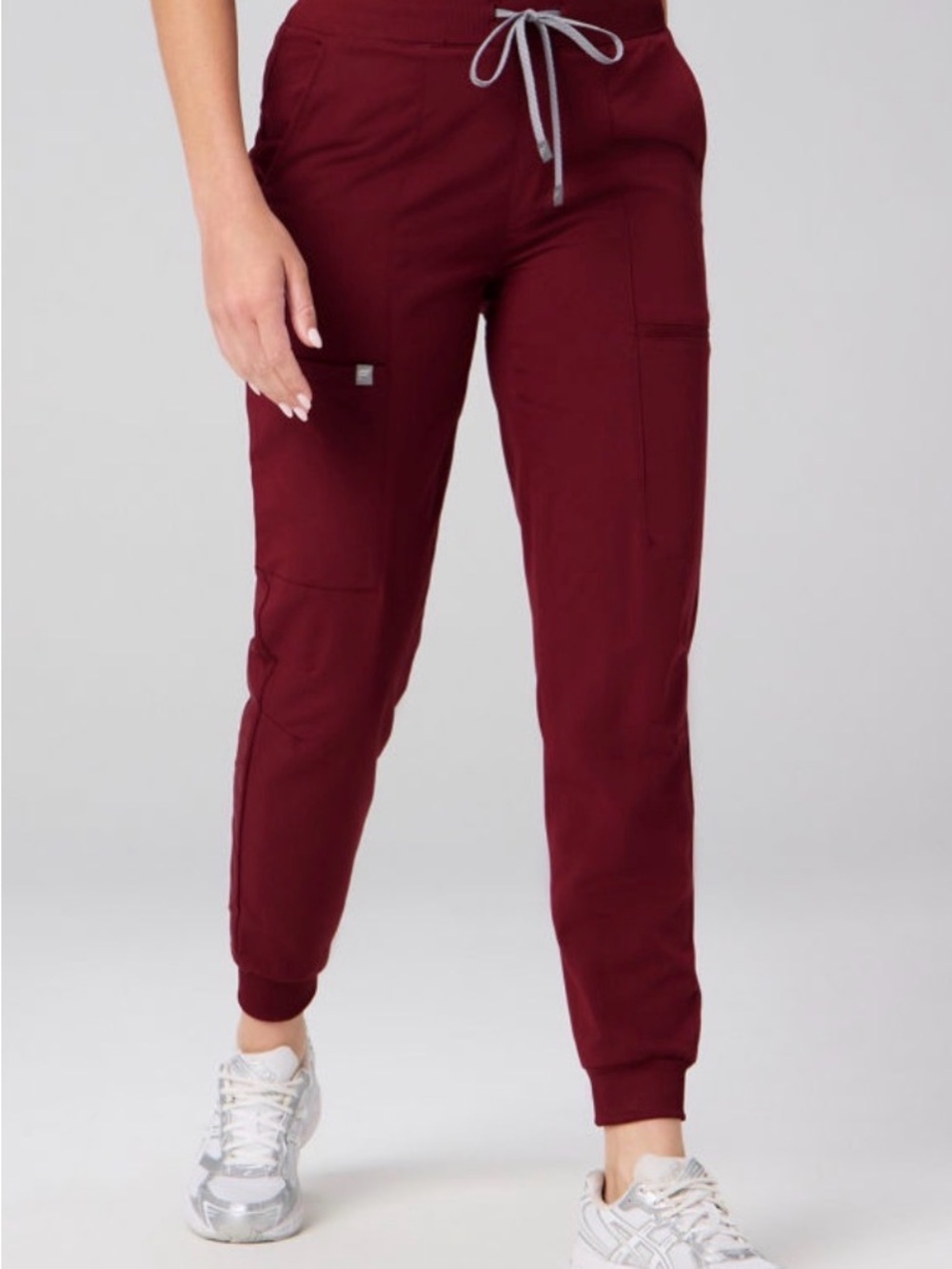 Fabletics Mid-Rise On-Call Scrub Joggers Burgundy size M
